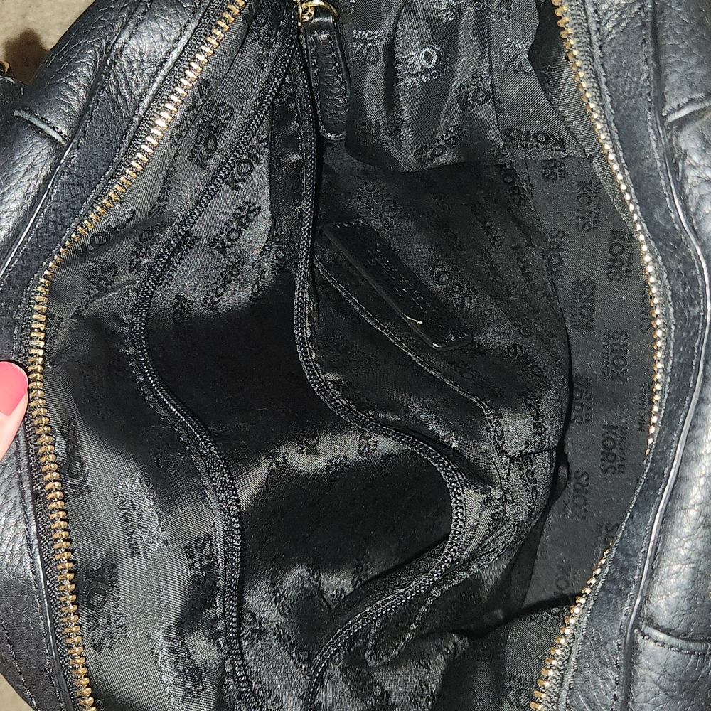 MK Handbag - Picture 9 of 10